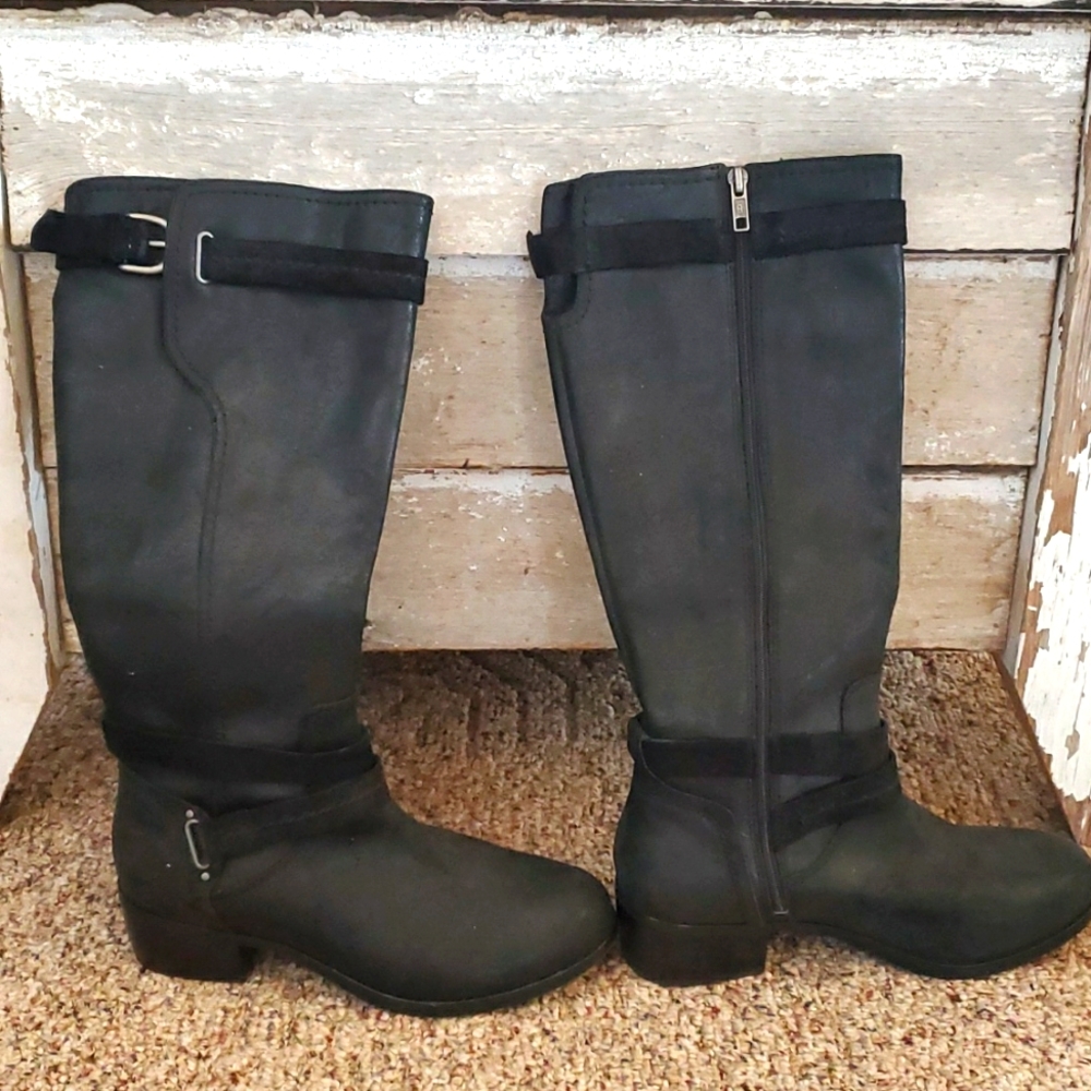 Ugg boots size 8